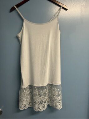 Zenana Outfitters light Gray Lace-Hem extender tank